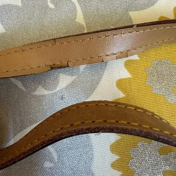 Louis Vuitton large should tote bag - Picture 5 of 16